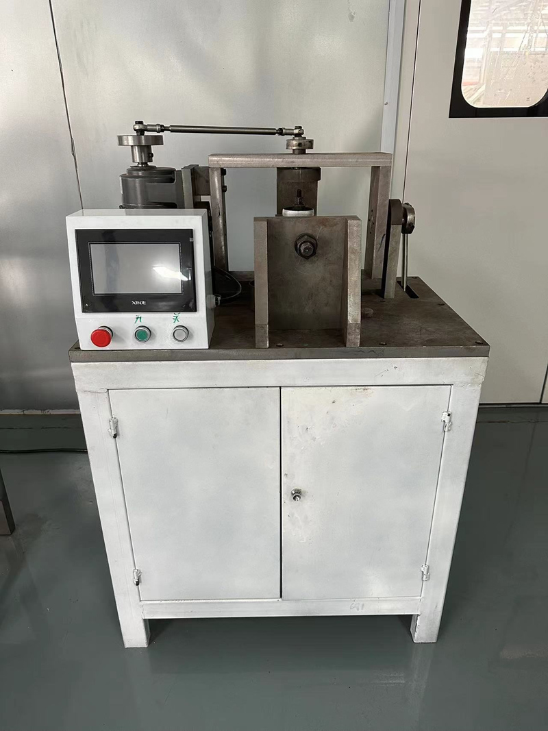 Rubber sleeve fatigue testing machine